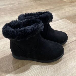 NEW Girls Cat & Jack Emani Faux Fur Zip Up Boots